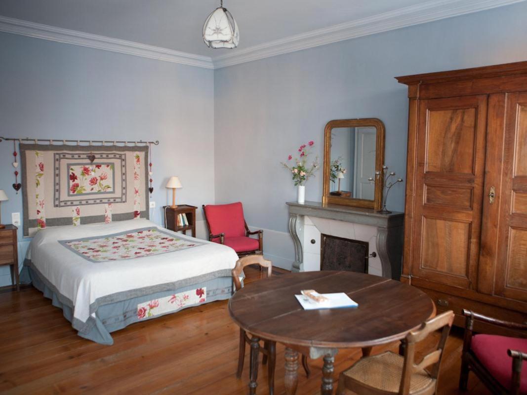 Le Relais Du Passe-Heures Cenans Bagian luar foto